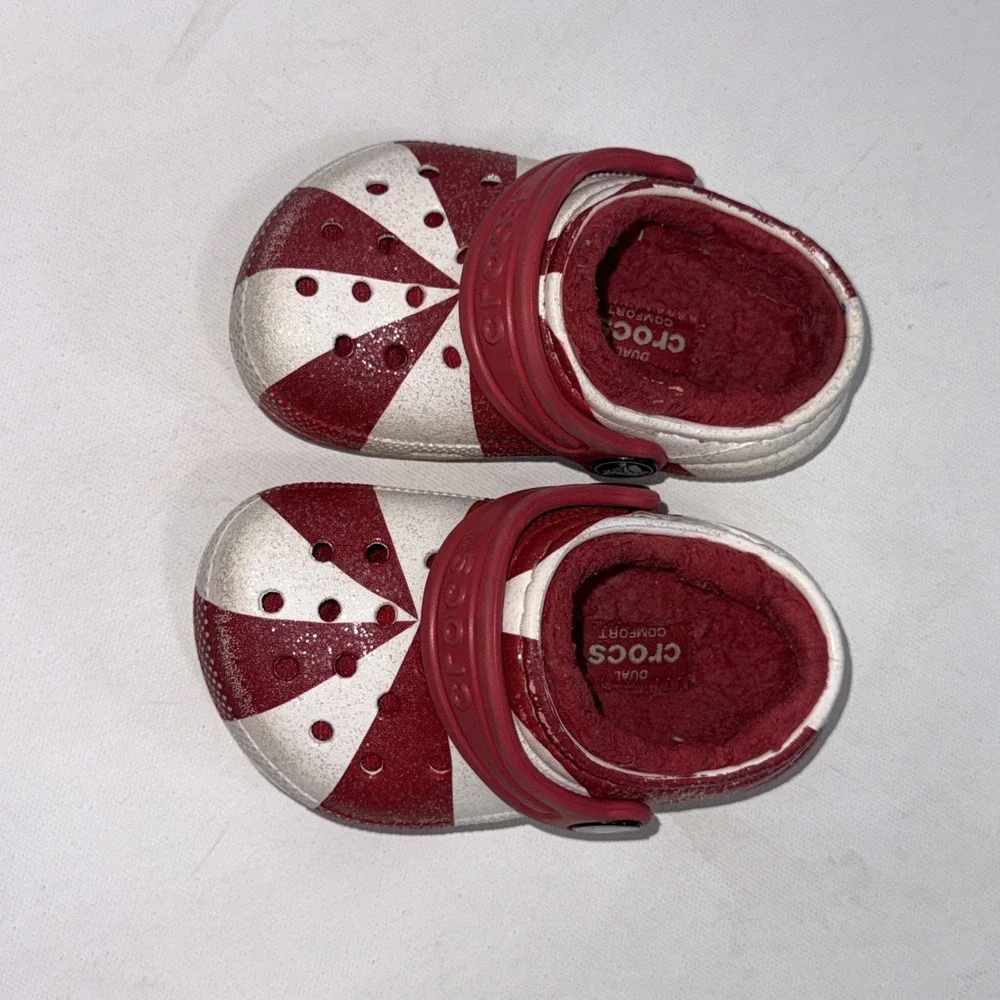 Crocs‎ Classic Fleece Lined Holiday Red White Candy Cane Peppermint Clog Kids C5